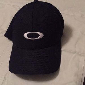 Oakley hat